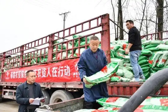 黔江：8000余噸肥料“一站式”配送 助力春耕生產