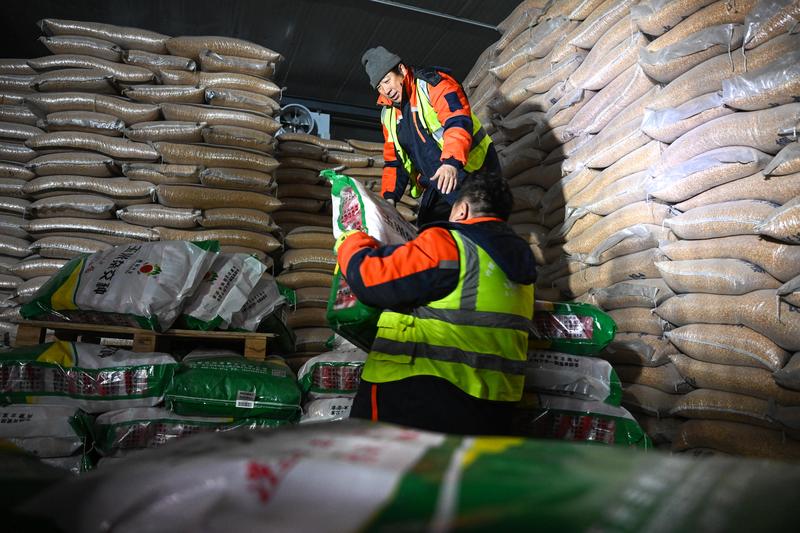 內蒙古烏蘭浩特：加緊生產備春耕